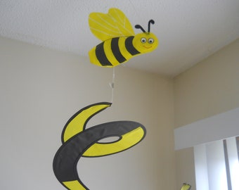 Bee Nylon Fabric Yard Spinner Wind Spinner Twirler Decoration