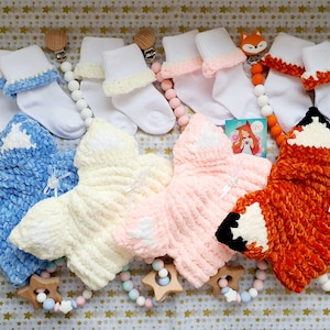 Baby Newborn Cat Fox Ears Hand Knitted Beanie Hat Gift Bundle