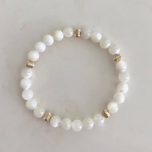 Mother of Pearl bracelet, 14k gold filled corrugated bead, dainty stretch bracelet