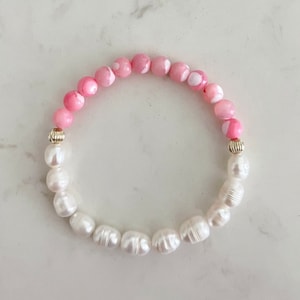 Pink Mother of Pearl bracelet, freshwater pearls, 14k gold filled corrugated bead, dainty stretch bracelet