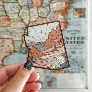 Calcomanía de vinilo resistente a la intemperie de Arizona / Calcomanía duradera y de alta calidad / Calcomanía estatal para parachoques / Diseño original ilustrado a mano / 3"