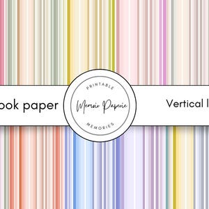 Op de afbeelding: Printbaar scrapbookpapier met verticale lijnen in pastelkleuren. Het ontwerp toont strepen in roze, oranje, geel, groen, blauw en paars. De tekst "Scrapbook paper" en "Vertical lines" is weergegeven.