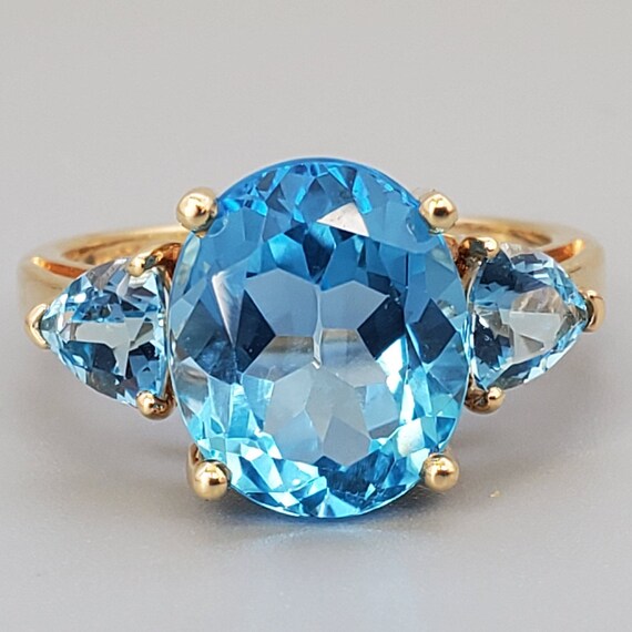 VINTAGE 60’S GOLD TONE AQUAMARINE BLUE CRYSTAL GLASS RHINESTONE ADJUSTABLE RING VINTAGE 60’S GOLD TONE AQUAMARINE BLUE CRYSTAL GLASS RHINESTONE ADJUSTABLE RING
