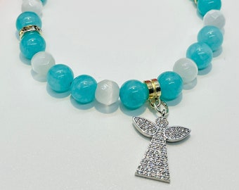 Pulsera de abalorios con colgante de ángel ostentoso