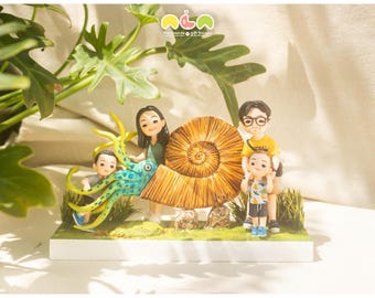 Personalized figure - Clay Family Portrait: Custom Figurine Gift