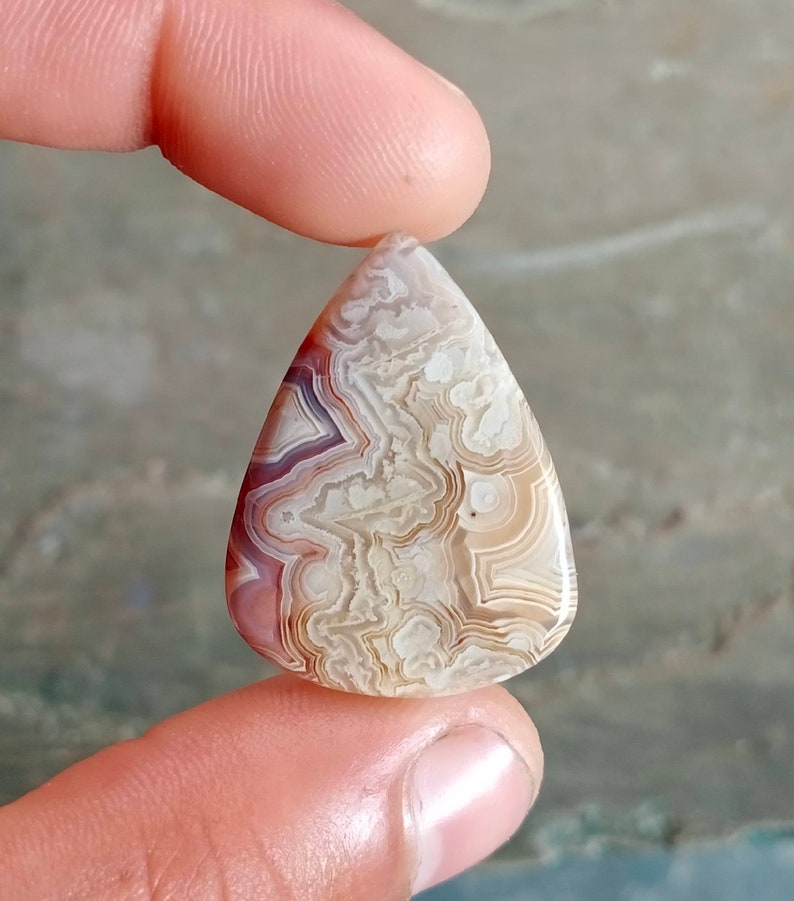 35x26mm Natural Crazy Lace agate cabochon for jewellery 28.85cts....A1179
