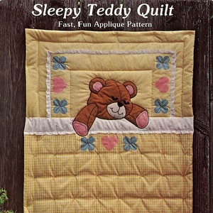 1979 Sleepy Teddy Quilt Wall Hanging Gingham Goose Quilt Pattern Design Quilt Pattern Download immediato PDF Opuscolo digitale E-Pattern