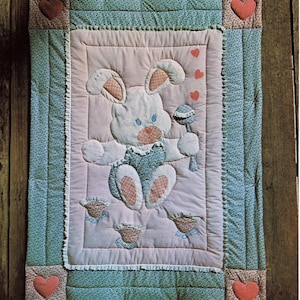 1980 Hunny Bunny Quilt Wall Hanging Gingham Goose Quilt Pattern Design Quilt Pattern Download immediato PDF Opuscolo digitale E-Pattern
