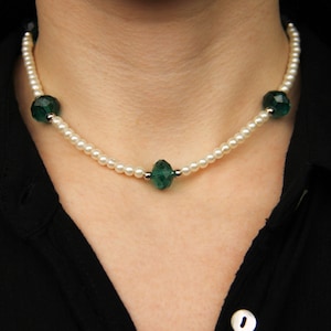 Pearl and Emerald Necklace, Emerald Green Necklace, Choker For Women, Pearl Bead Necklace, Pearl Necklace, Glass Bead Necklace, Women Gift