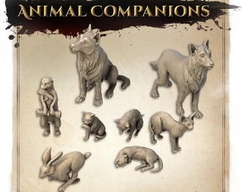 Può includere: Una collezione di otto statuette di animali in miniatura color beige non dipinte con l'etichetta ANIMAL COMPANIONS, tra cui due lupi, un suricato che tiene una pergamena, tre gatti in varie pose e un coniglio su sfondo chiaro.