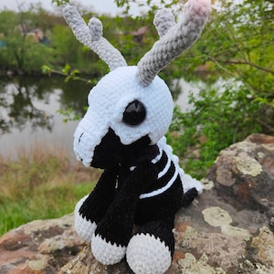Wendigo Plush: Crocheted Monster Toy, Skull Halloween Decor