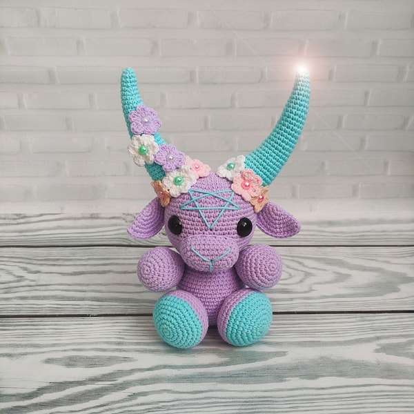 Peluche de Baphomet de ganchillo: decoración de pentagrama gótico
