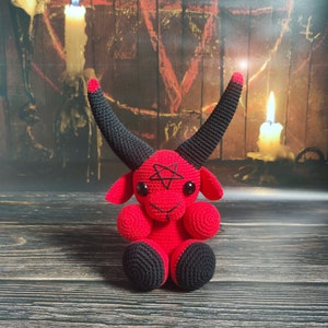 Baphomet, plush baphomet, crochet toq baphomet, satanic