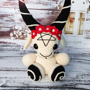 Baphomet, baphomet plush, gothic, creepy amigurumi, pentagram