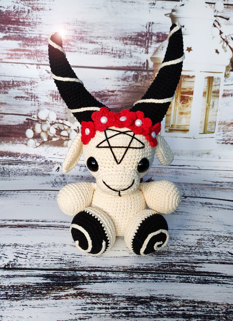 Baphomet, baphomet plush, gothic, creepy amigurumi, pentagram 