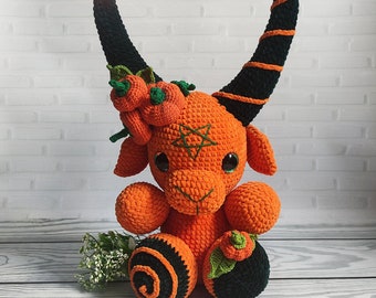 Baphomet, crochet Baphomet, creepy, occult decor