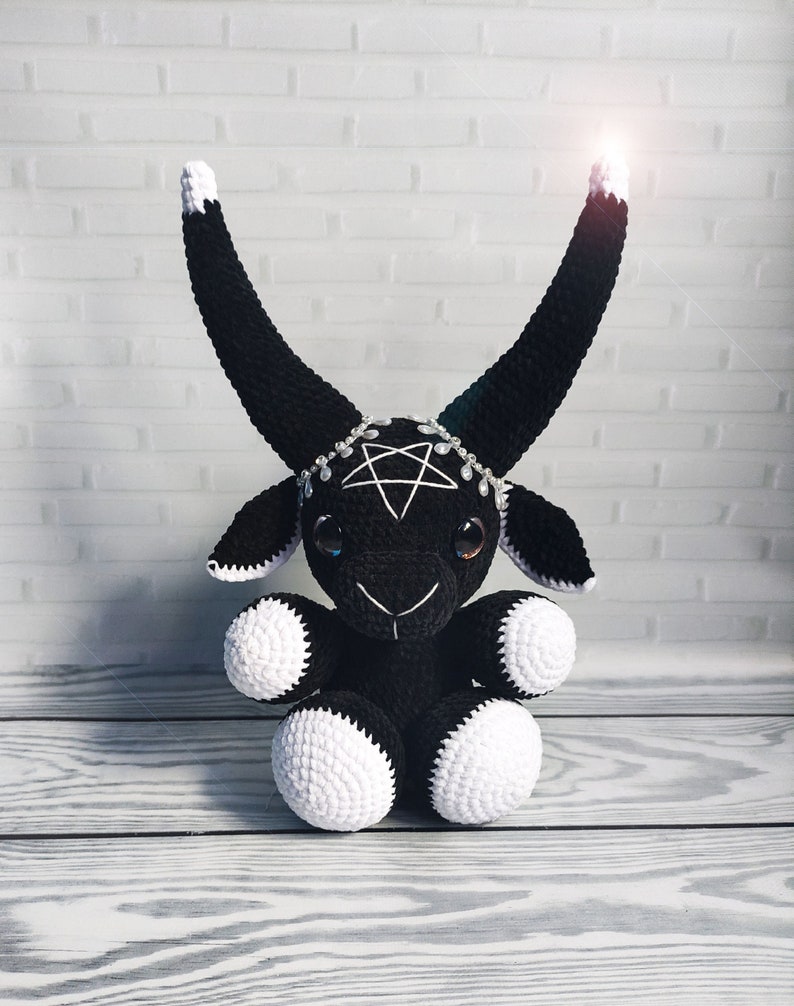 Baphomet, plush baphomet, gothic toy, pentagram, creepy amigurumi 