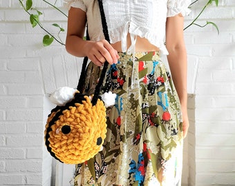 Crochet Bee Shoulder Bag: Handmade Amigurumi Plush Purse