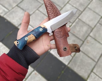 Cuchillo de camping personalizado hecho a mano caza Bushcraft cuchillo único regalo para Navidad híbrido epoxi y madera