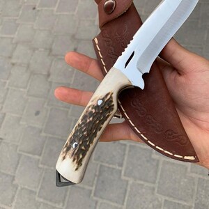 Easy to carry leather holster that can be attached to a belt