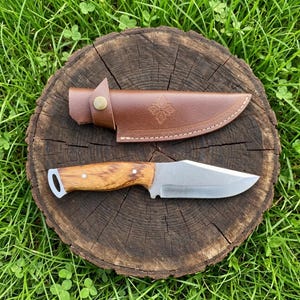 Personalisiertes Jagdmesser: Rasiermesserscharfer Zebrawood-Griff, Lederscheide Bild 5
