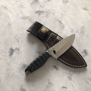 Handmade Full Tang Hunting Knife: Engraved Stainless Steel, Leather Sheath