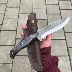 Engraved Hunting Knife: Stainless Steel Tactical Knife with Epoxy Handle