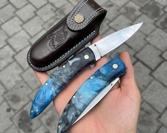 Couteau pliant personnalisé : lame en acier inoxydable gravée, manche en époxy, étui en cuir