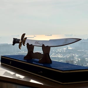 Handmade Ottoman Sword: Turkish Saber Replica with Walnut Handle