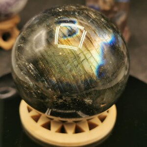 Labradorite sphere 245g