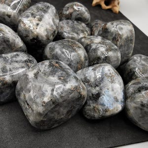 Larvikite chunky tumbled stones 2-4cm