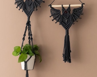 Bat Plant Holder, Hanging Macrame, Witchy Room Decor, Modern Halloween, Dark Wall Art, Bat Ornaments, Hanging Plant Holder, Bat Macrame W52