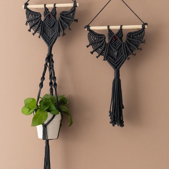 Bat Plant Holder, Hanging Macrame, Witchy Room Decor, Modern Halloween, Dark Wall Art, Bat Ornaments, Hanging Plant Holder, Bat Macrame W52
