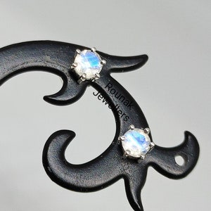 Round Moonstone Silver Stud Earrings, Moonstone Earrings, 925 Sterling Silver, Birthstone Earrings, Small Stud Earrings, Gemstone Jewelry.