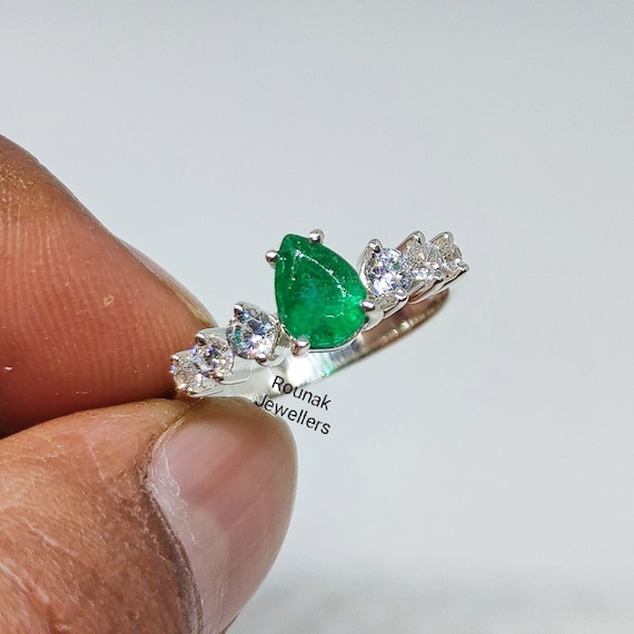 Emerald shop statement ring
