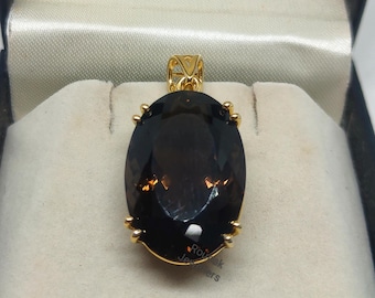 Ciondolo in argento sterling con quarzo fumé: pietra preziosa ovale, placcato oro giallo