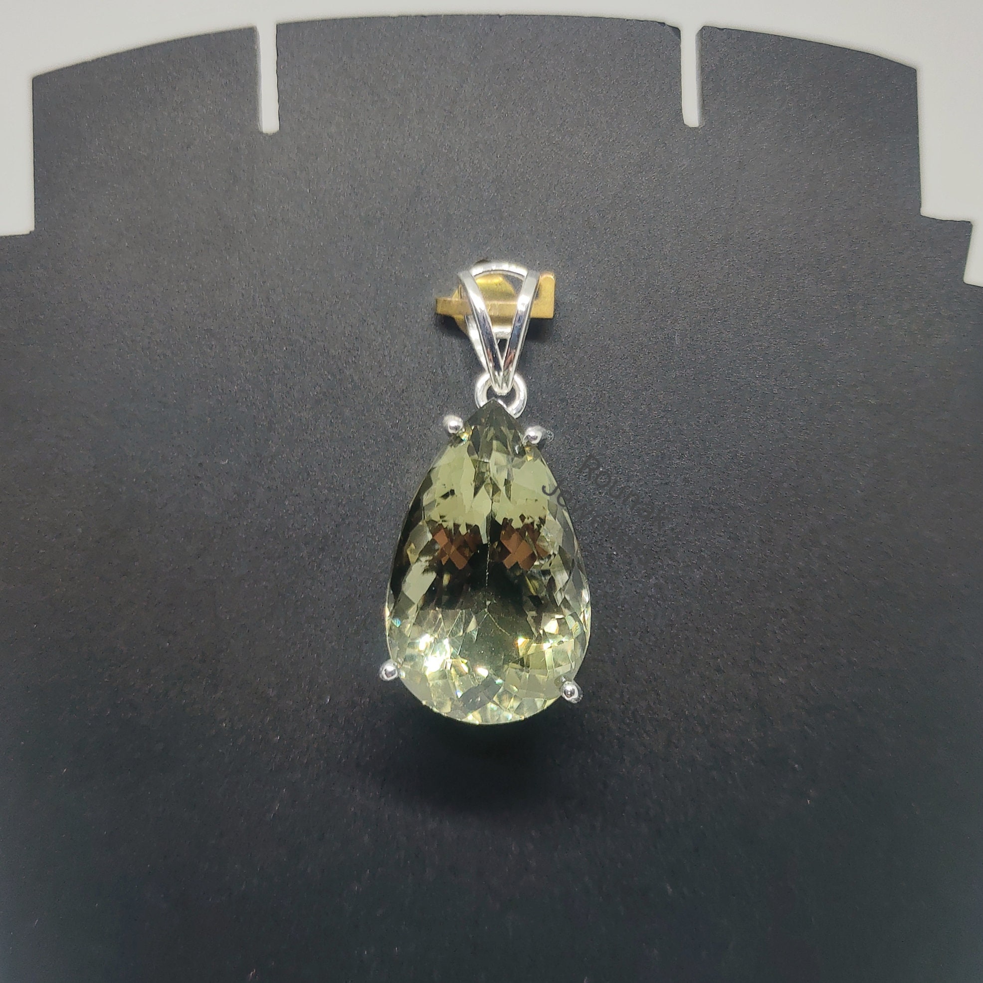 Pendentif Ancien Fait Main En Forme De Poire/Croix - Pierre : Améthyste Verte (Création Lab) - Monture Argenté - Occasion Neuf Sans Emballage