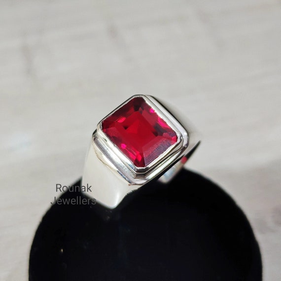 Vintage Ruby, 18 Carat Gold and Platinum Signet Ring at 1stDibs | vintage ruby  signet ring, signet ring ruby, ruby signet ring, mens