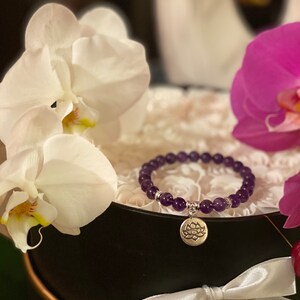 Amethyst Lotus Charm Beaded Beacelet