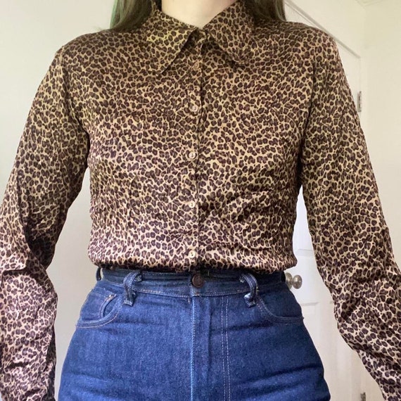 Vintage leopard print silk dagger collar blouse - image 3