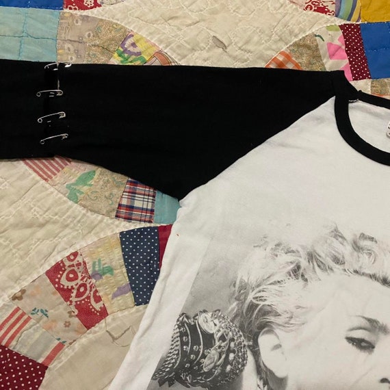 90s vintage black and white raglan Madonna baseba… - image 5