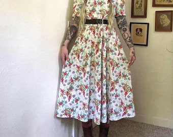 Vestido largo vintage blanco con estampado floral de los años 80