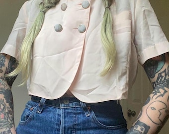 Blusa corta cruzada de color rosa pálido estilo vintage de los años 80