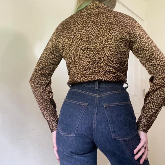 Vintage leopard print silk dagger collar blouse - image 4