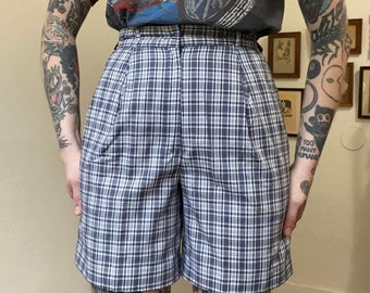 90s vintage navy blue and white plaid high waist pleated shorts