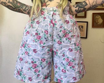 Pantalones cortos vintage con estampado floral lavanda de los años 80