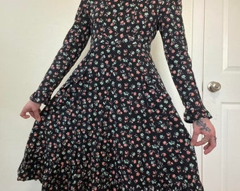 70s vintage long sleeve floral prairie dress with pockets