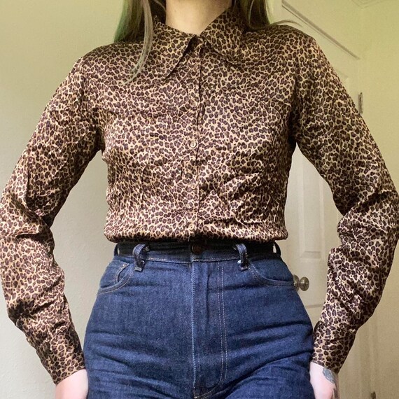 Vintage leopard print silk dagger collar blouse - image 5