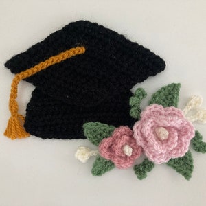 Graduation Crochet Applique pattern - instant pdf download