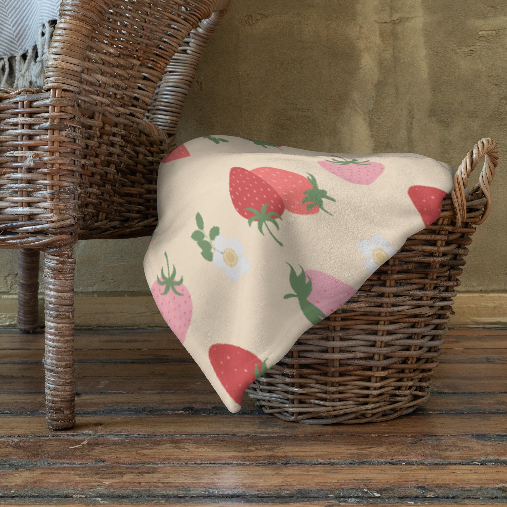 The Cozy Cottage Knitted Throw Strawberry
